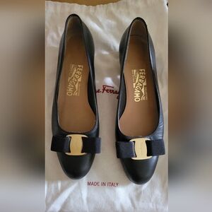 Salvatore Ferragamo Black Leather Vara 3.0 CM Women's Shoes Sz 5B